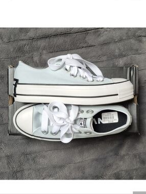 Converse CTAS Lift Platform Sketch Low Top in Winter Slay Size 8.5, New W Tags